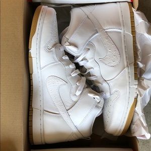 Nike Dunk CMFT PRM QS. white gum. Size 10.5